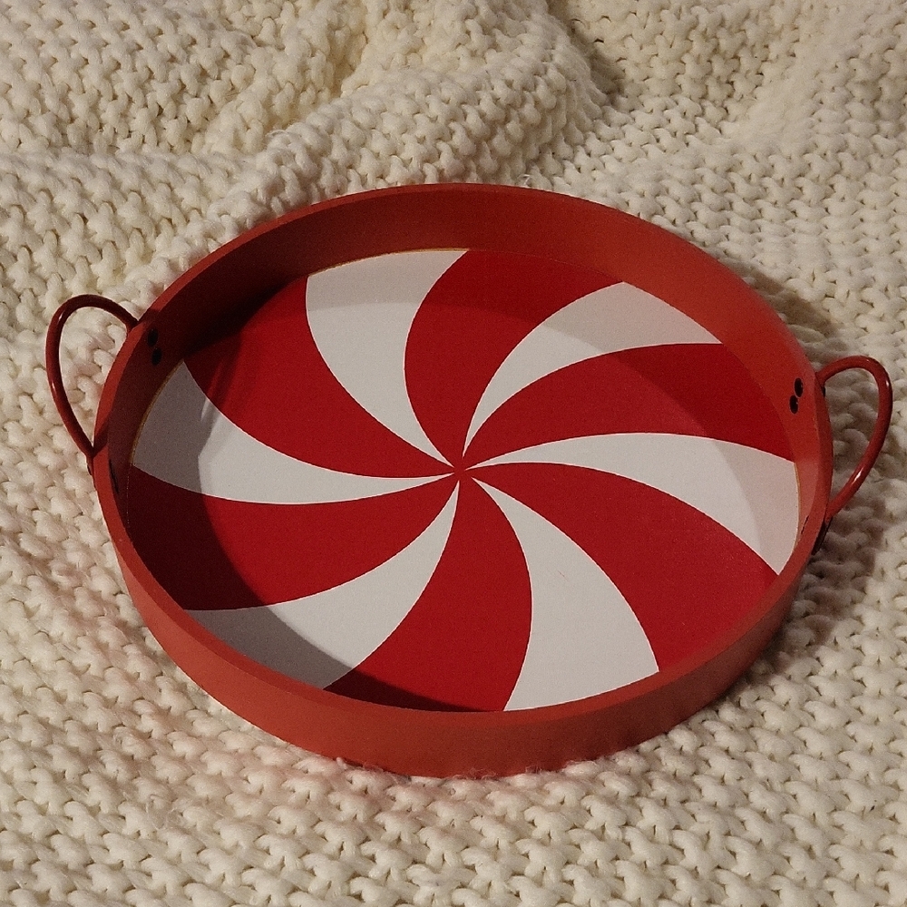 Red & White Peppermint Swirl Decorative Christmas Tray❤️🤍